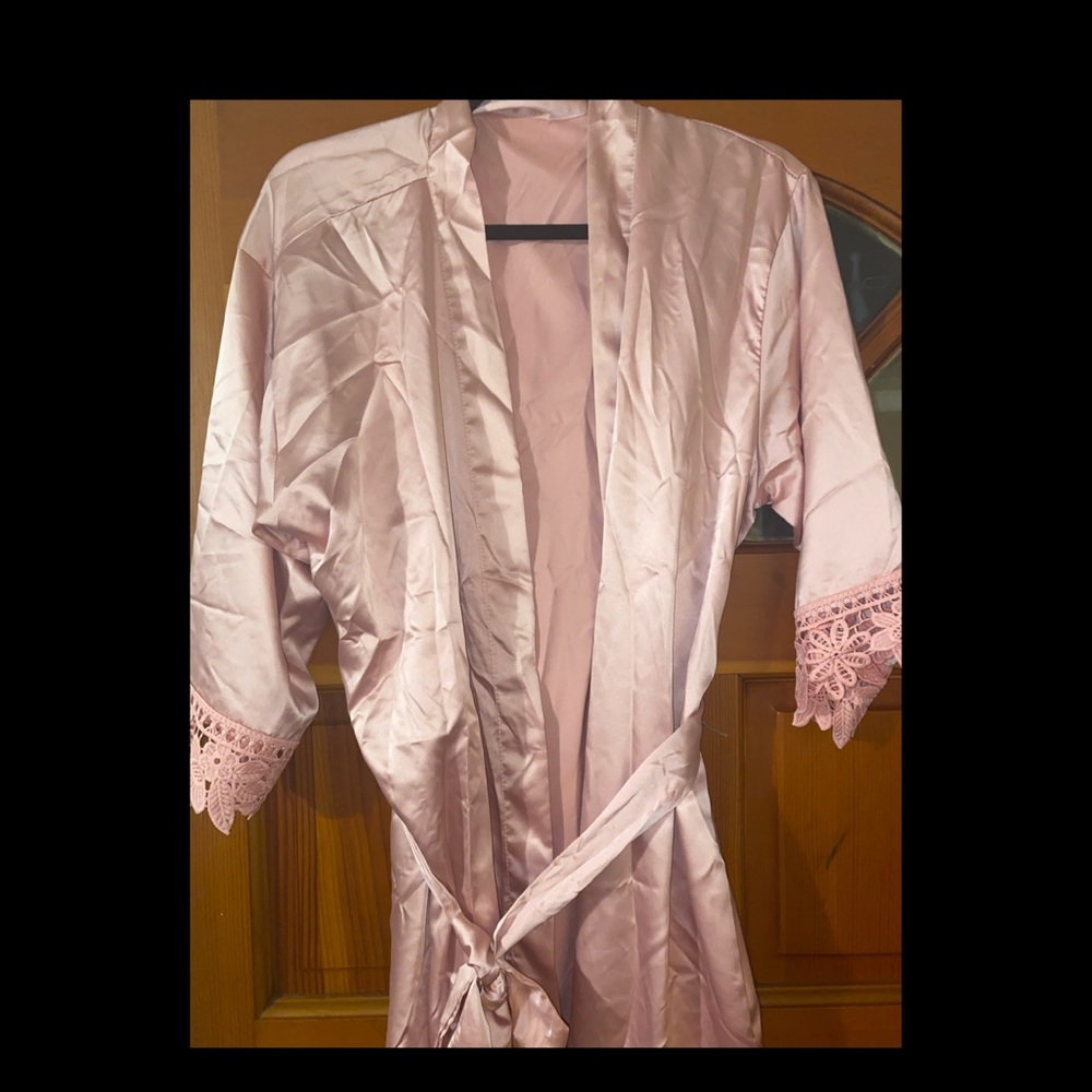 Blush bridesmaids satin and lace robes